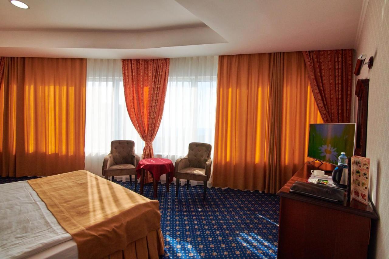 Grand Hotel Victory Aktau  Exterior foto A room at the hotel