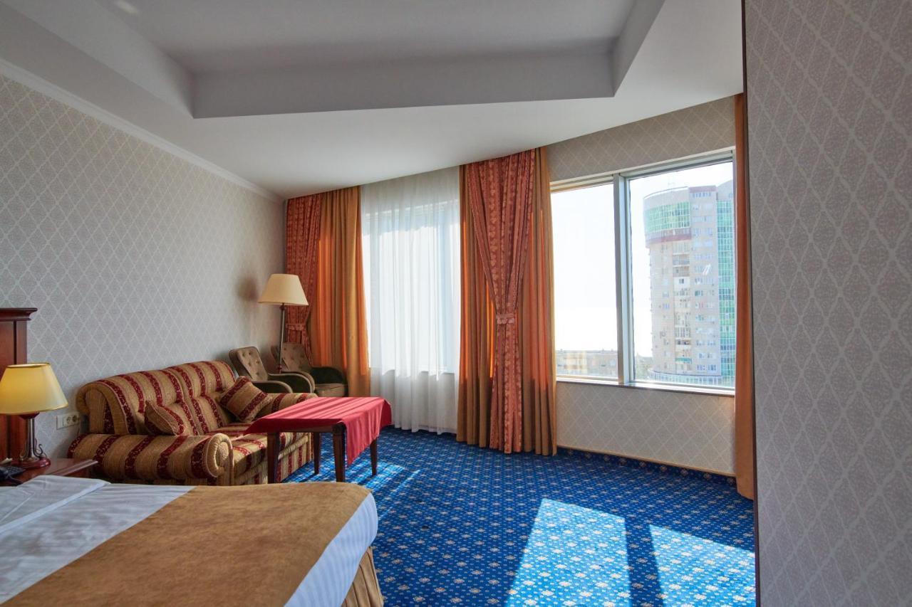 Grand Hotel Victory Aktau  Exterior foto A room at the hotel