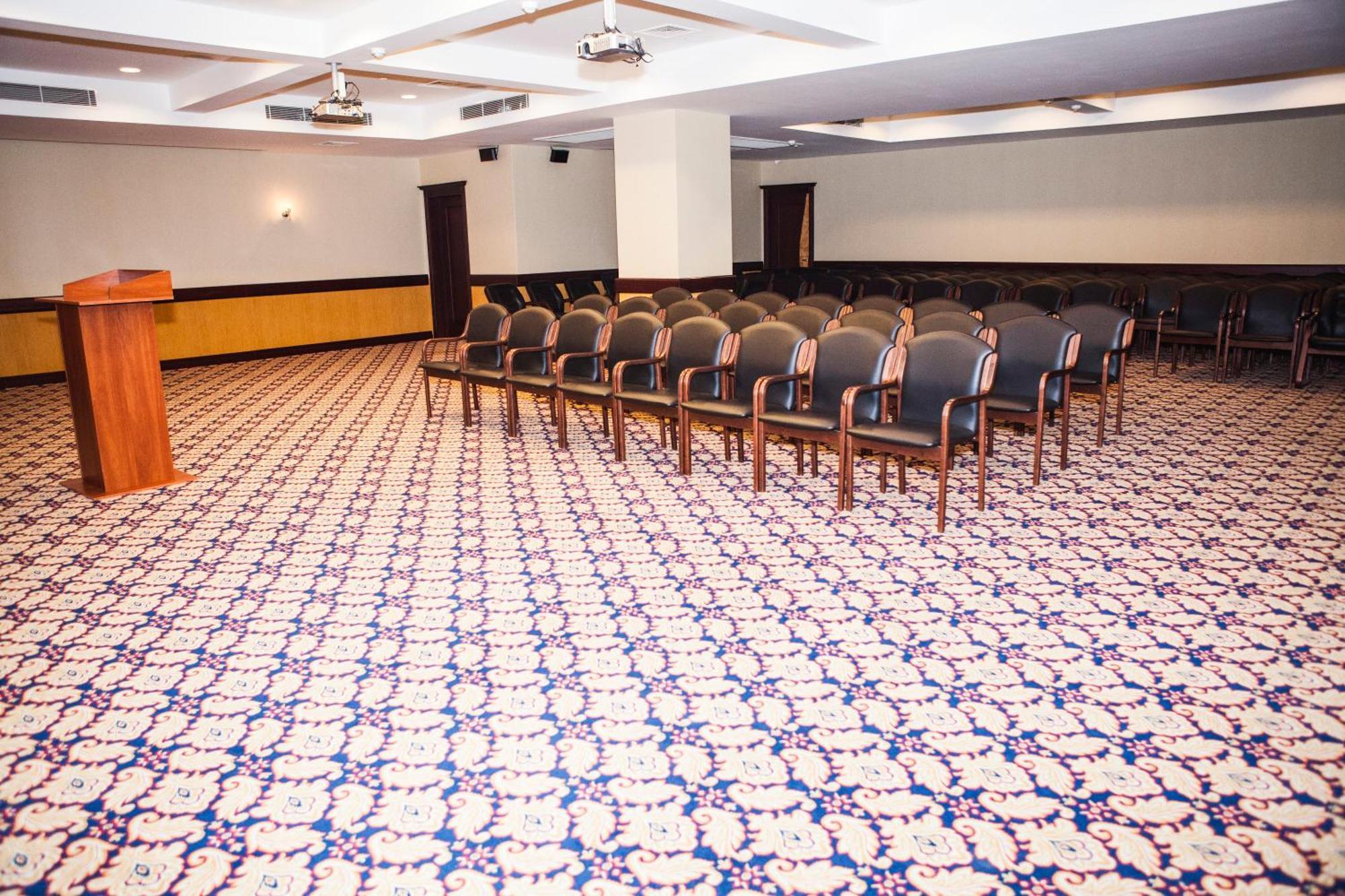 Grand Hotel Victory Aktau  Exterior foto The auditorium
